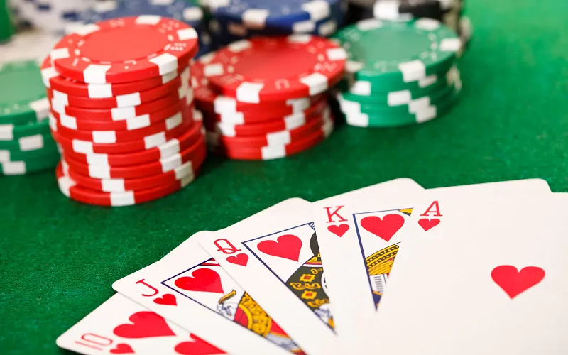 Lý do nên biết cách chơi Poker