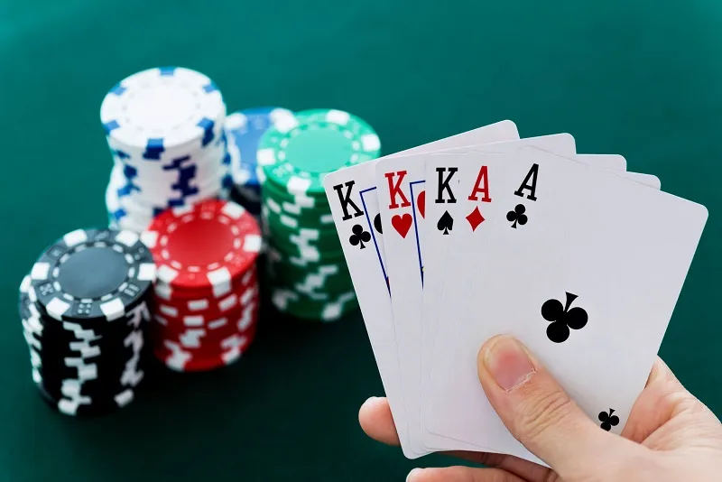 Hướng dẫn chơi cách chơi Poker từng vòng